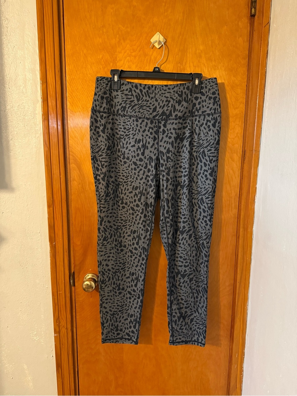 Versona Gray and Black Animal Print High-Rise Leggings